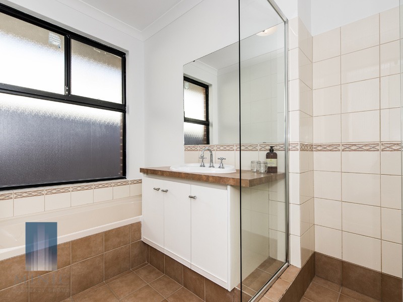 21 Mudlark Close, Langford WA 6147