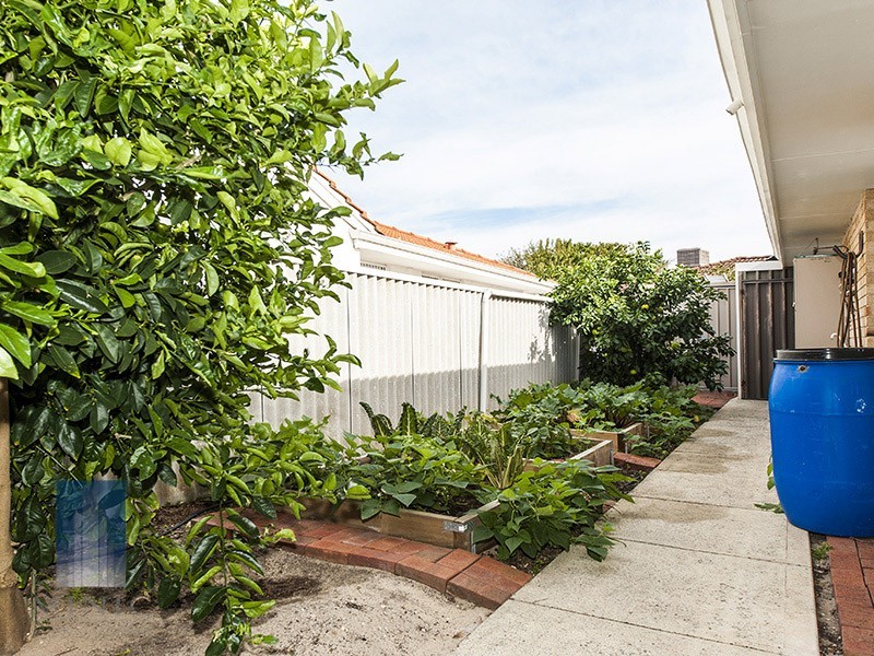 2 Balbiri Close, Wilson WA 6107