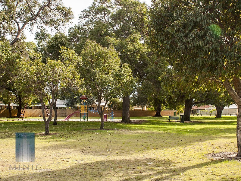 2 Balbiri Close, Wilson WA 6107