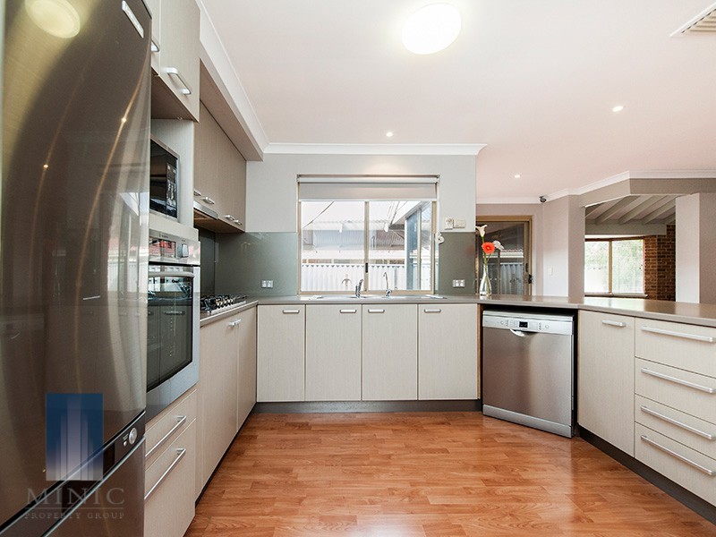 4 Winthrop Drive, Winthrop WA 6150