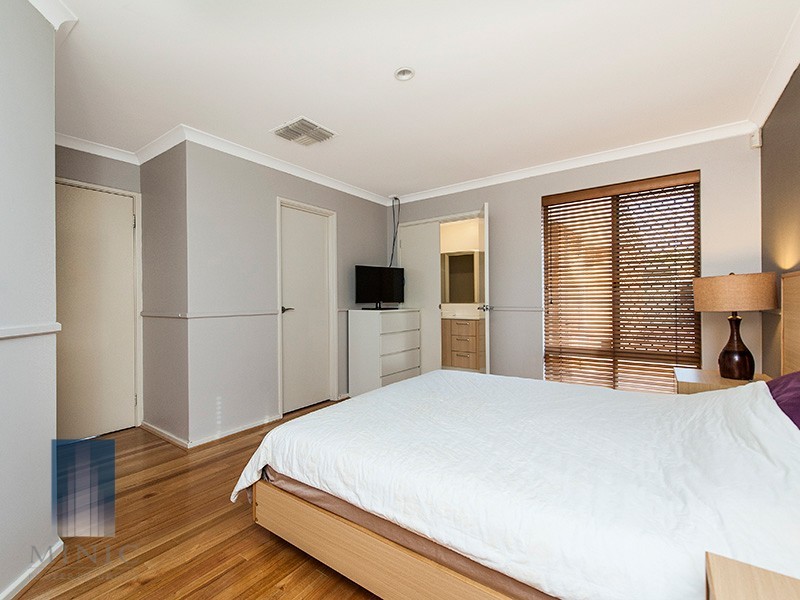 4 Winthrop Drive, Winthrop WA 6150