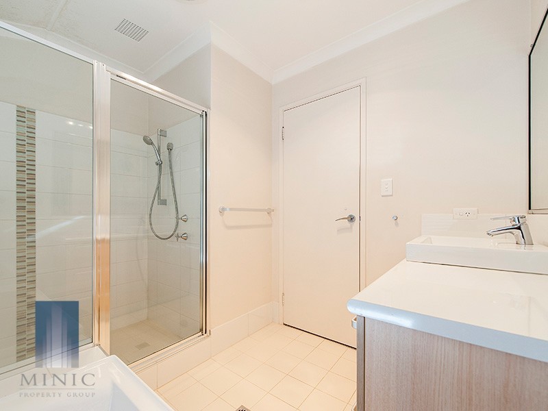 4 Winthrop Drive, Winthrop WA 6150