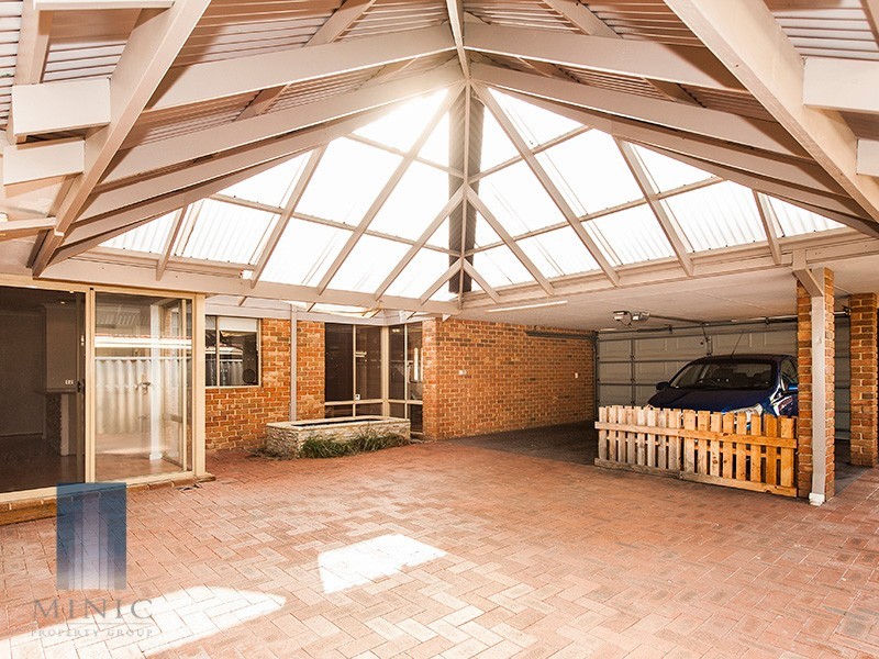 4 Winthrop Drive, Winthrop WA 6150