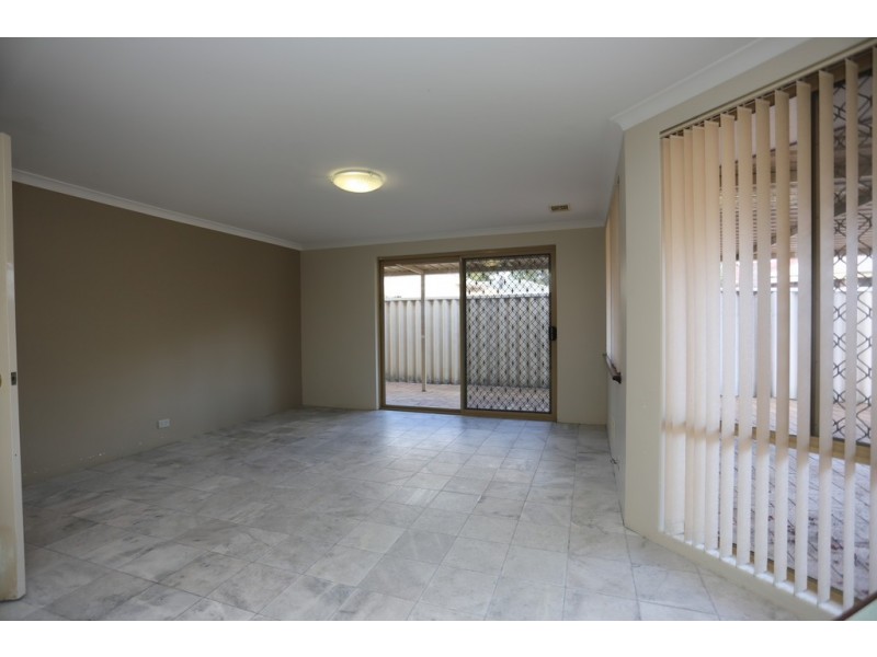 4 Burtonia Place, Canning Vale WA 6155