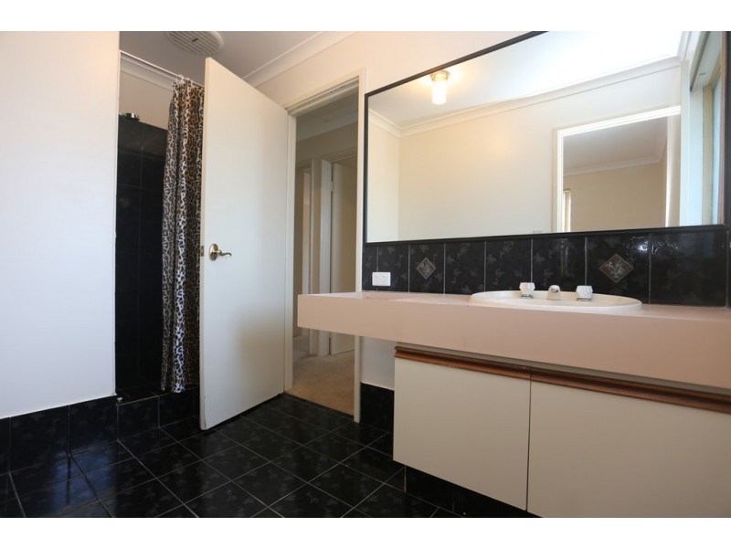 4 Burtonia Place, Canning Vale WA 6155