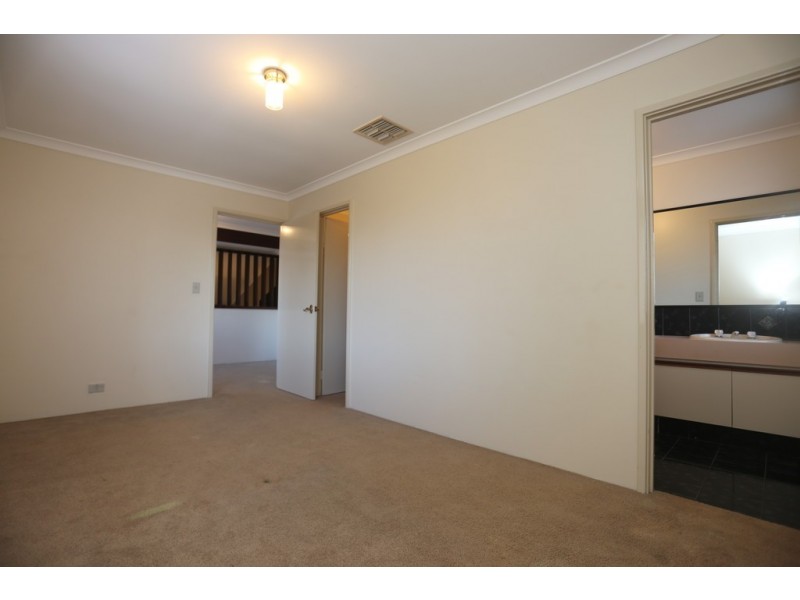 4 Burtonia Place, Canning Vale WA 6155