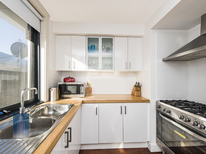 4 Kasarina Road, Riverton WA 6148