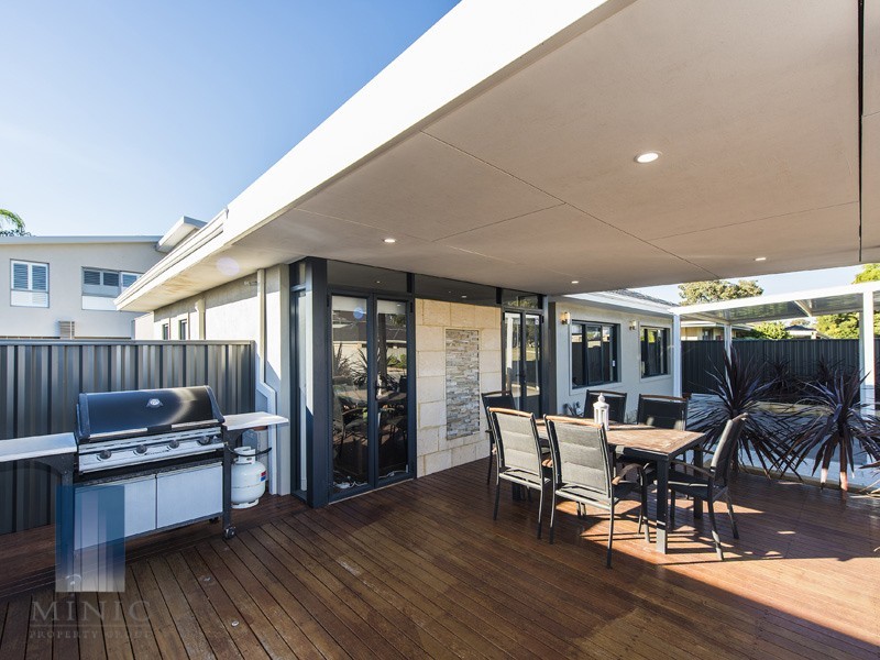 4 Kasarina Road, Riverton WA 6148