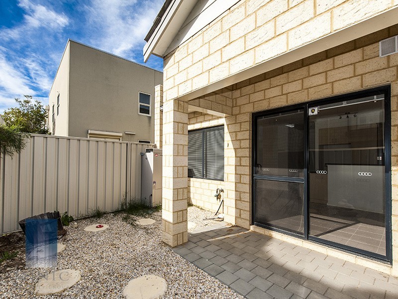 8/12 Leila Street, Cannington WA 6107