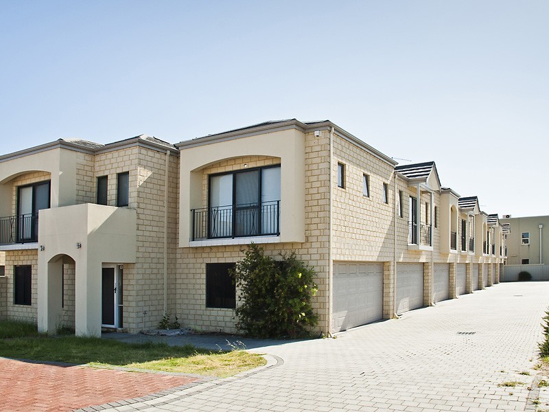 8/12 Leila Street, Cannington WA 6107