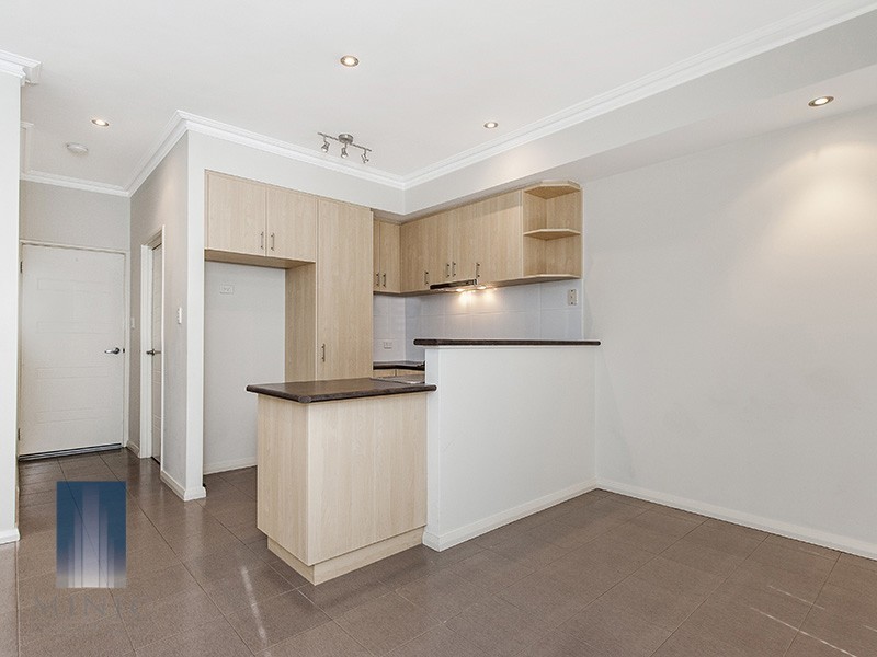 8/12 Leila Street, Cannington WA 6107