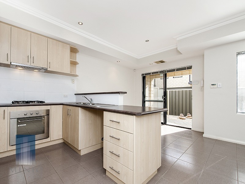 8/12 Leila Street, Cannington WA 6107