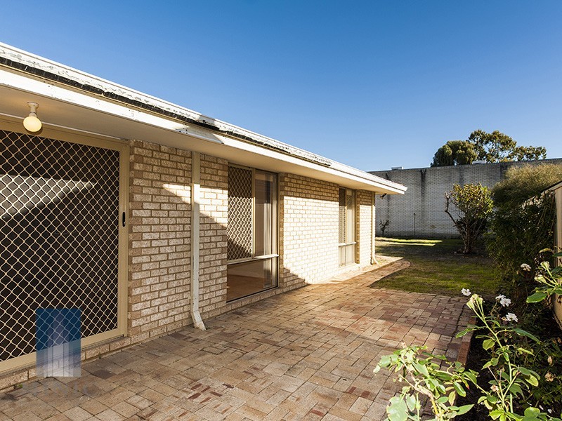 12 Hartfield Street, Queens Park WA 6107