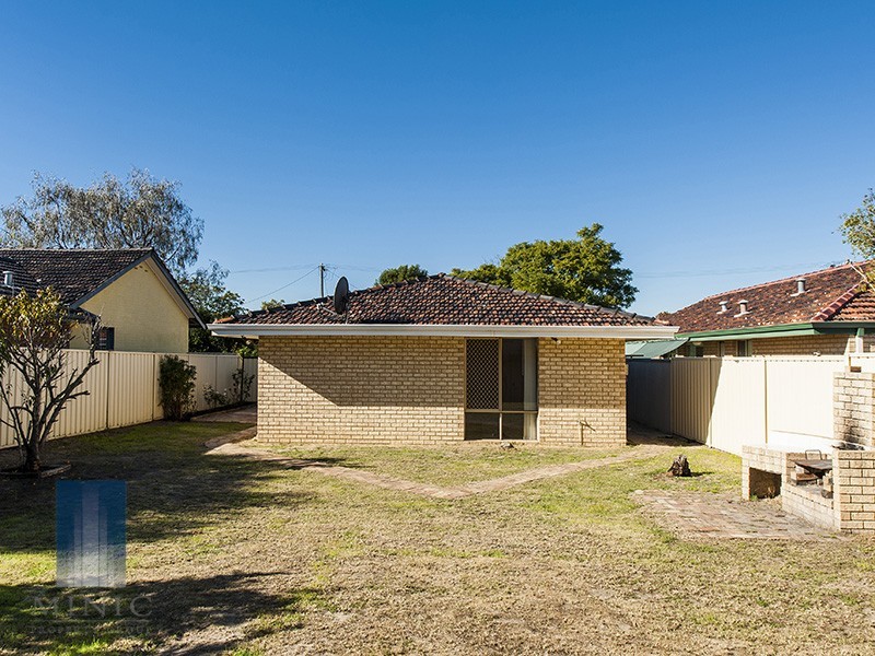 12 Hartfield Street, Queens Park WA 6107