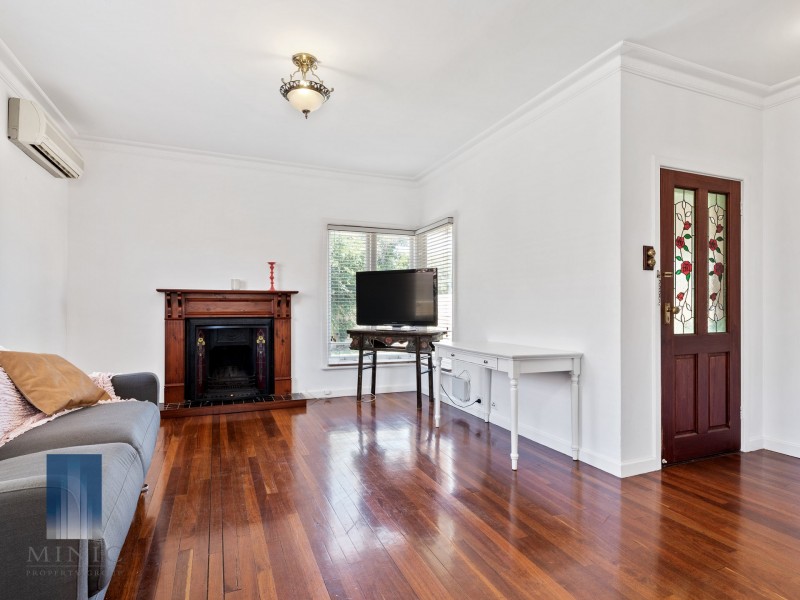 134 Manning Road, Manning WA 6152