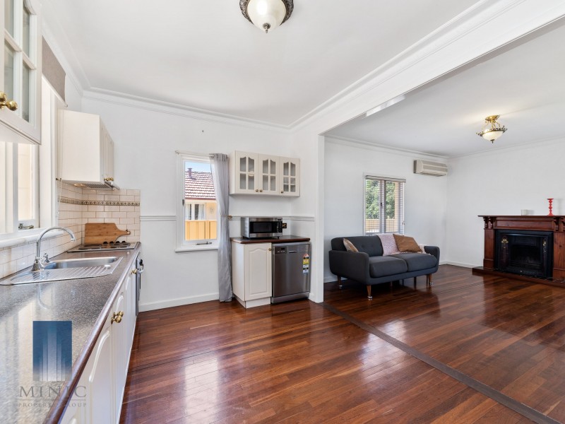 134 Manning Road, Manning WA 6152