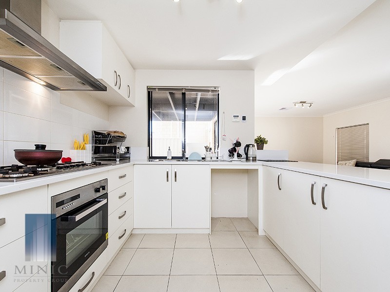 255A Robinson Avenue, Cloverdale WA 6105