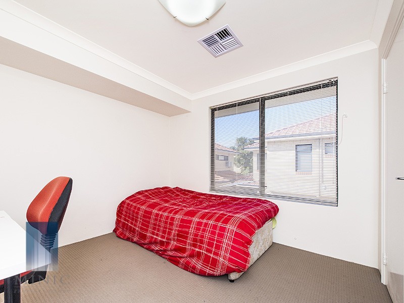 255A Robinson Avenue, Cloverdale WA 6105