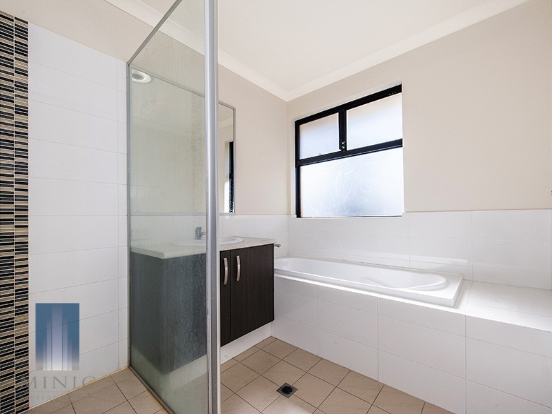 255A Robinson Avenue, Cloverdale WA 6105