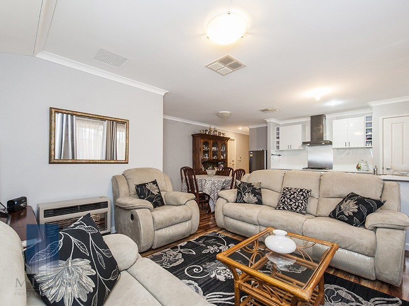 27 Oman Pass, Canning Vale WA 6155
