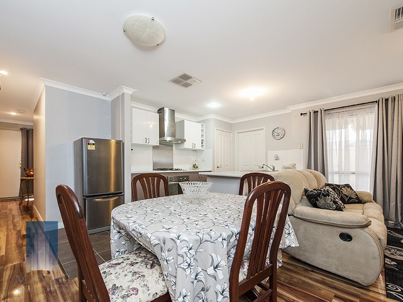 27 Oman Pass, Canning Vale WA 6155