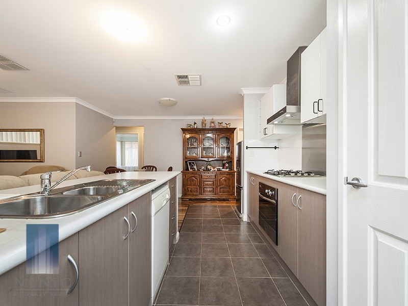 27 Oman Pass, Canning Vale WA 6155