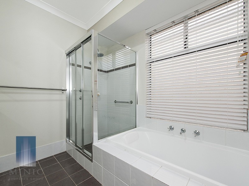 27 Oman Pass, Canning Vale WA 6155