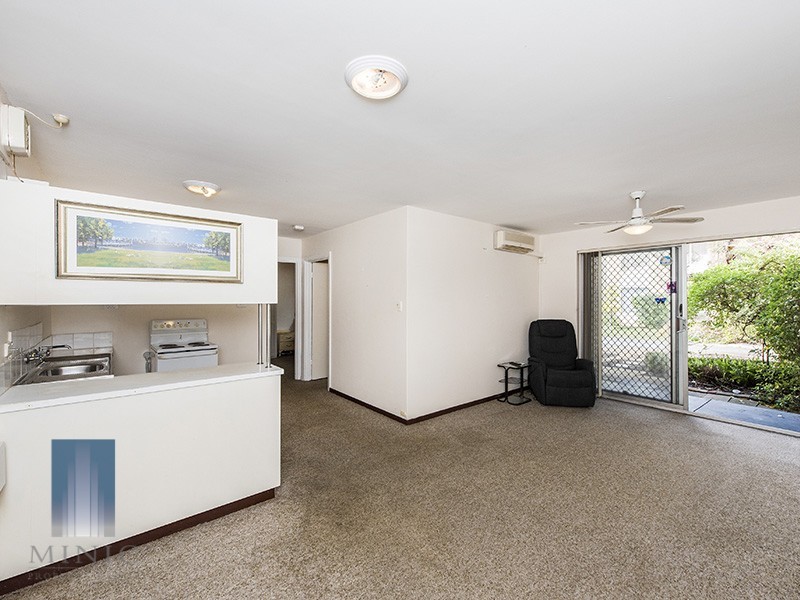 2/1 Clydesdale Street, Como WA 6152