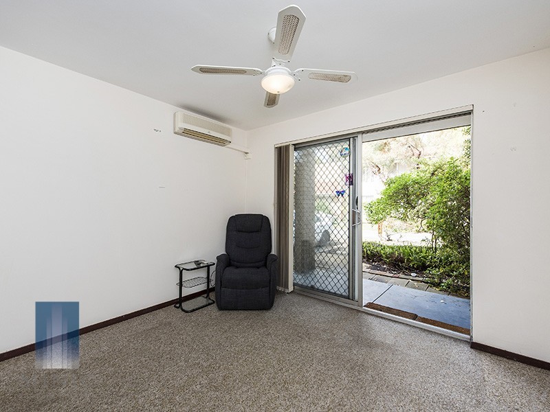 2/1 Clydesdale Street, Como WA 6152