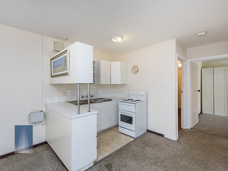 2/1 Clydesdale Street, Como WA 6152