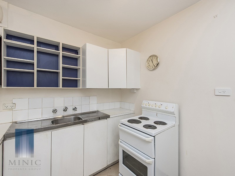 2/1 Clydesdale Street, Como WA 6152