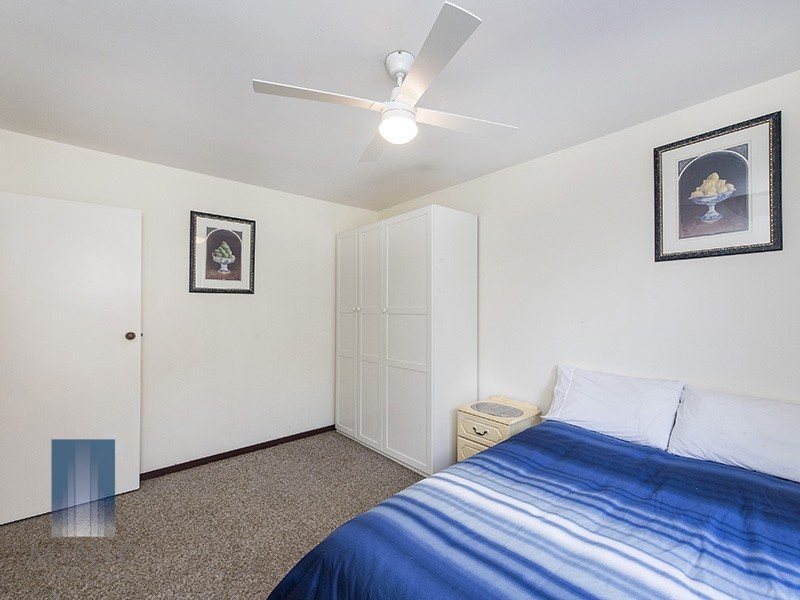 2/1 Clydesdale Street, Como WA 6152