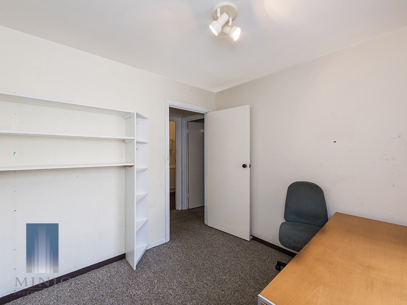 2/1 Clydesdale Street, Como WA 6152