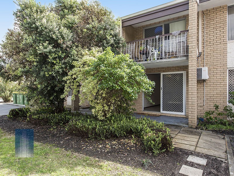 2/1 Clydesdale Street, Como WA 6152