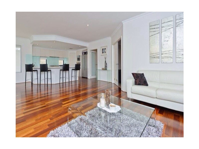 2/48 Cloister  Avenue, Manning WA 6152