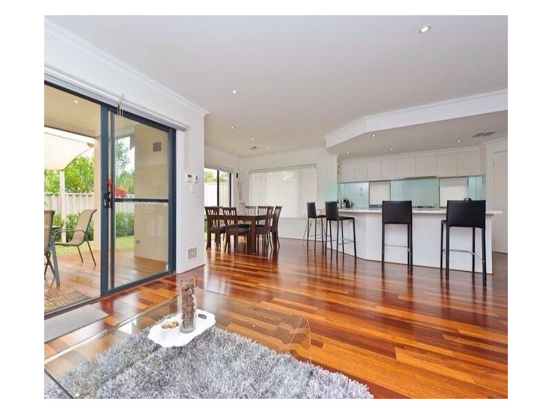2/48 Cloister  Avenue, Manning WA 6152
