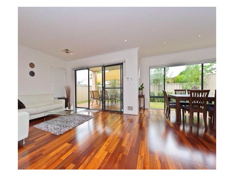 2/48 Cloister  Avenue, Manning WA 6152