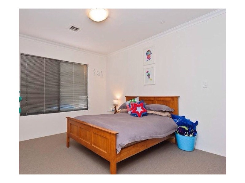 2/48 Cloister  Avenue, Manning WA 6152