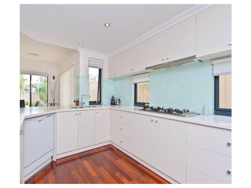 2/48 Cloister  Avenue, Manning WA 6152