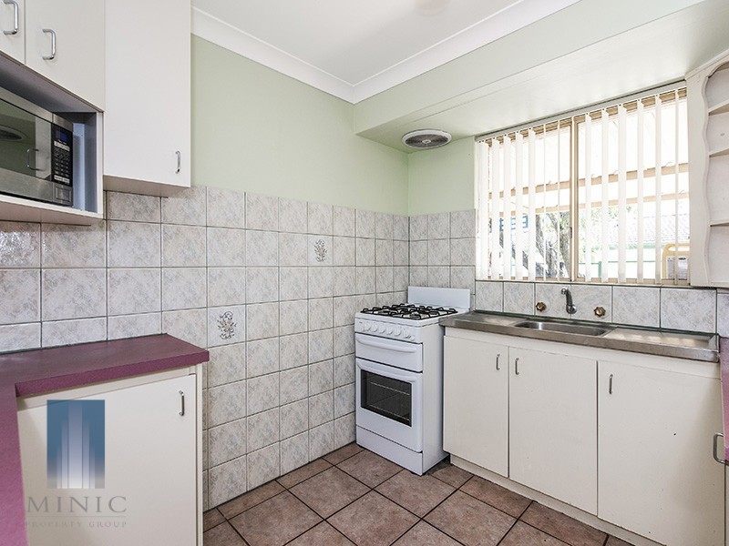 4 Imperial Court, Seville Grove WA 6112