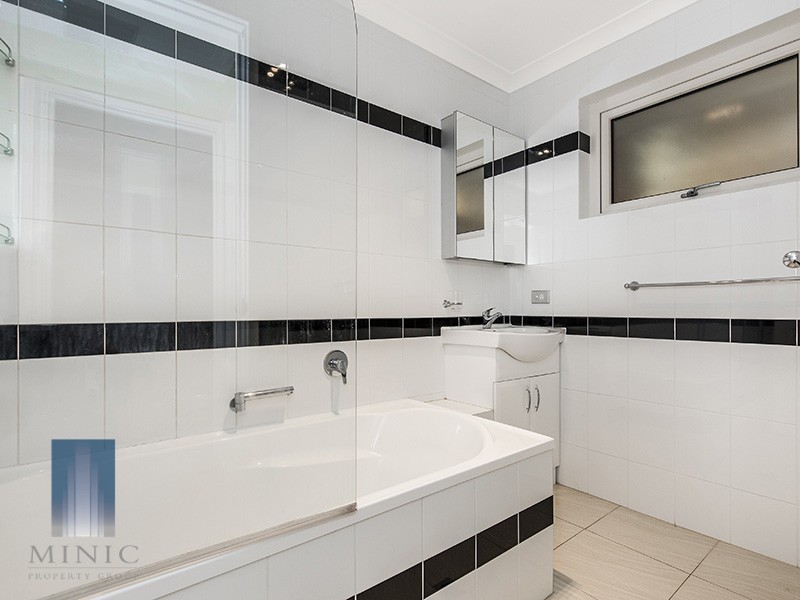 4 Imperial Court, Seville Grove WA 6112