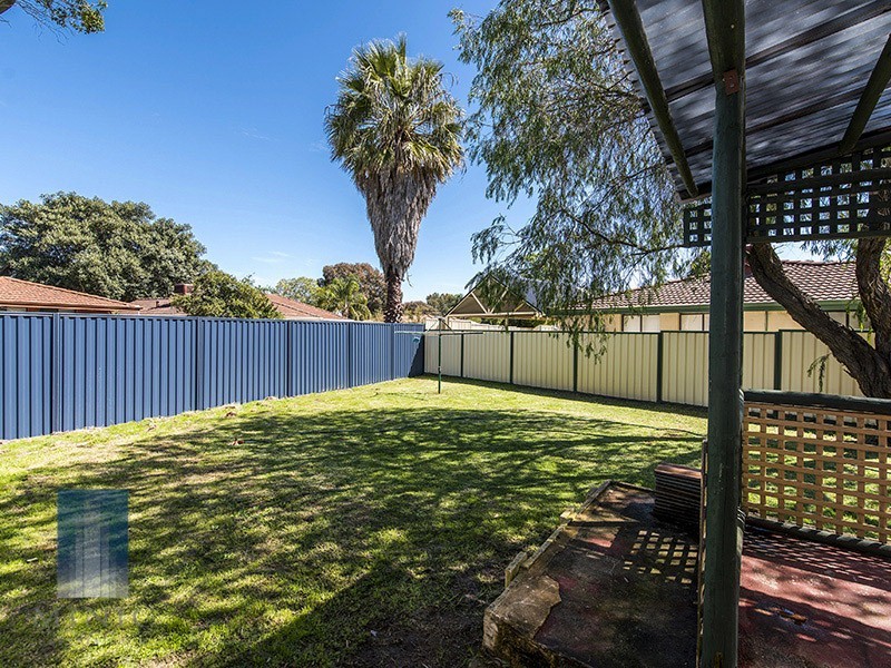 4 Imperial Court, Seville Grove WA 6112