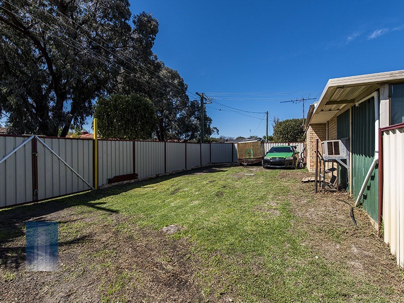 4 Imperial Court, Seville Grove WA 6112