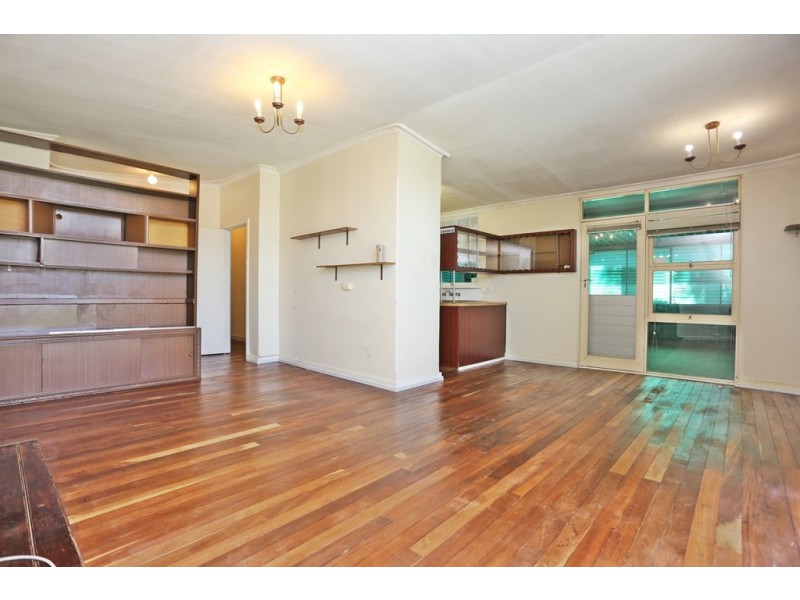 8 Rose Place, Wilson WA 6107