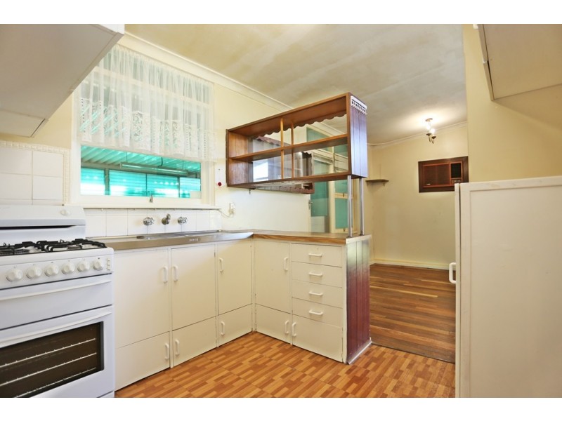 8 Rose Place, Wilson WA 6107