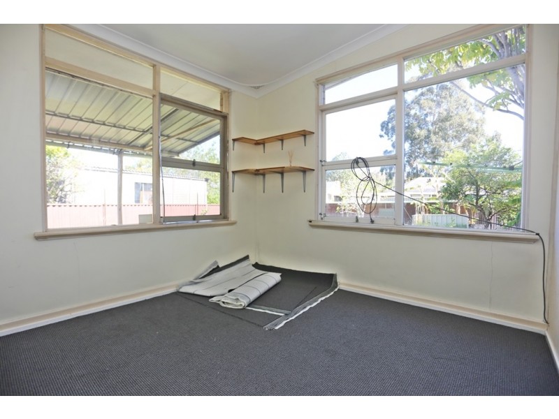 8 Rose Place, Wilson WA 6107