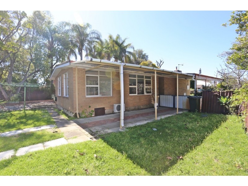 8 Rose Place, Wilson WA 6107