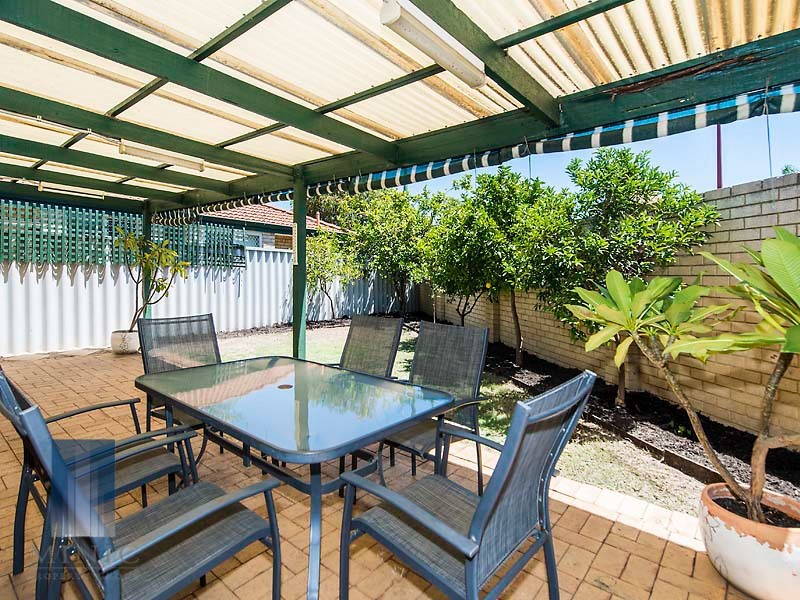 3/2 Braibrise Road, Wilson WA 6107