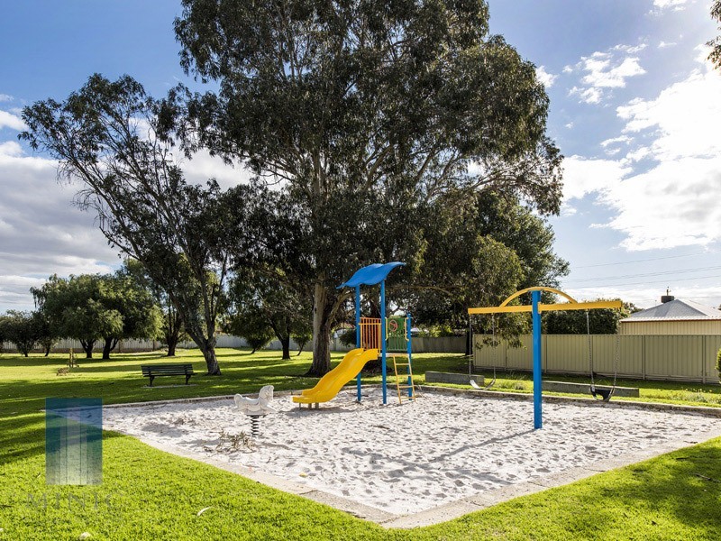 20A WANNELL STREET, Queens Park WA 6107