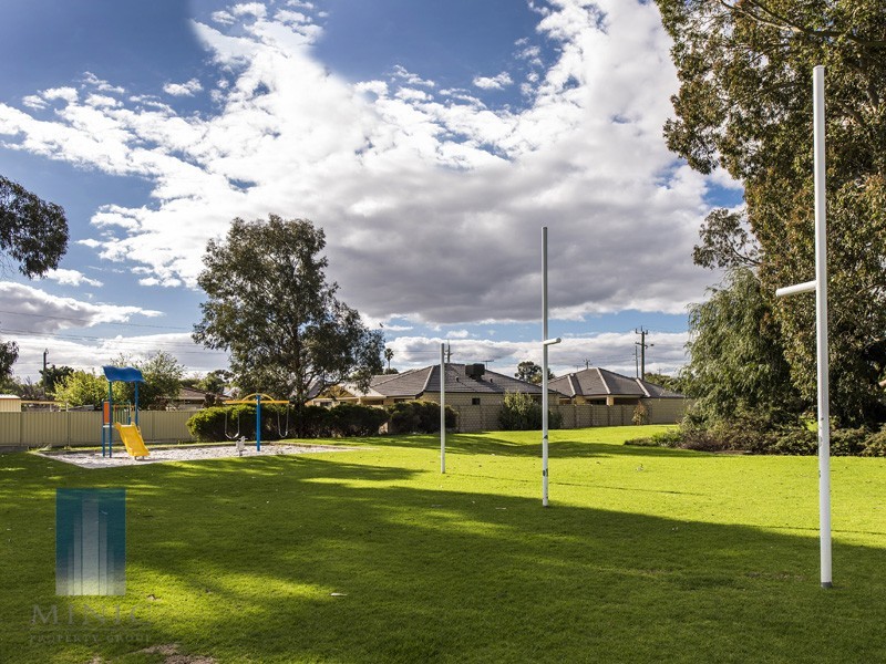 20A WANNELL STREET, Queens Park WA 6107